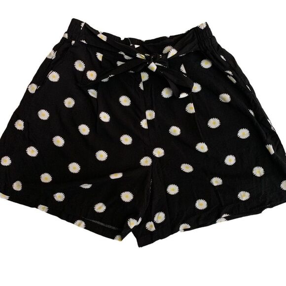 Urban Outfitters Black Daisy Print High Rise Shorts- Large - Picture 1 of 6